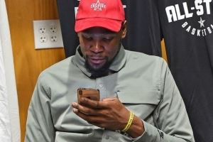 怼球迷你能得到什么？KD：只有被攻击/嘲讽 但我得提供这项服务