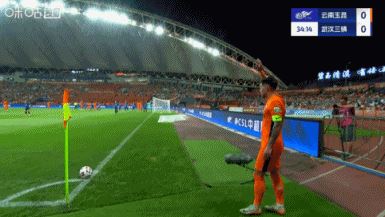 这脚潇洒！罗竞禁区外扣过防守轰出穿云箭，玉昆主场取得领先