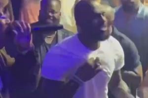 好嗨哦！美媒晒詹姆斯之前与歌手E-40即兴说唱的视频