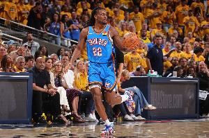 卡森-华莱士8助！戴格诺特：很多方面他都有进步 持球时更从容了